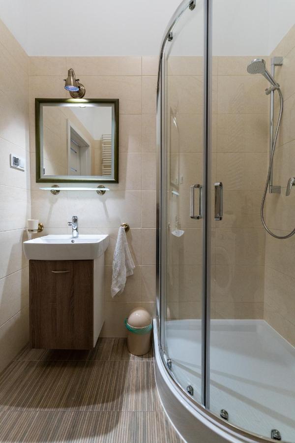 Apartament Inspirujacy - Z Prywatnym Monitorowanym Parkingiem - 4 Osobowy - Space Apart Jelenia Góra Exterior foto
